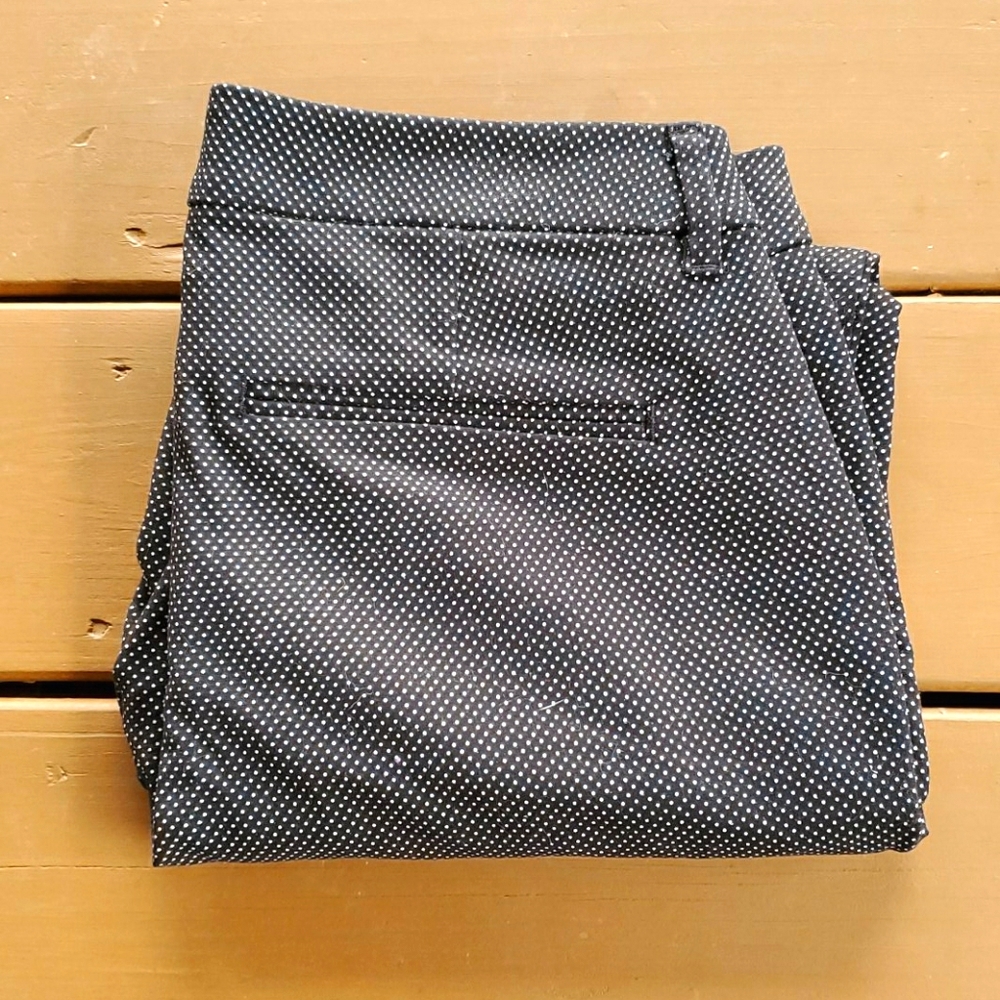Old Navy Harper Mid-rise Black and White Capris